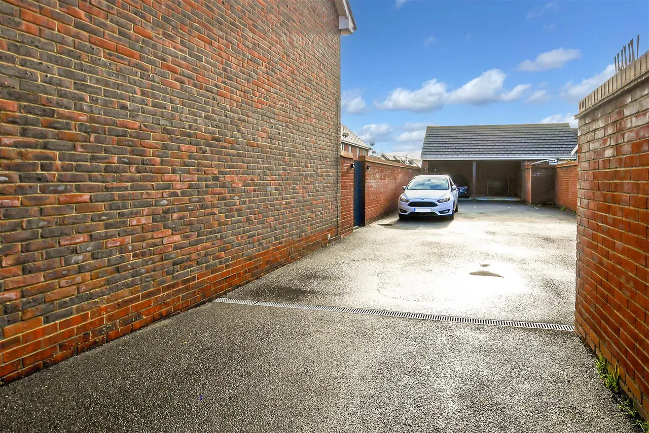 Meaden Way, Felpham, photo 13