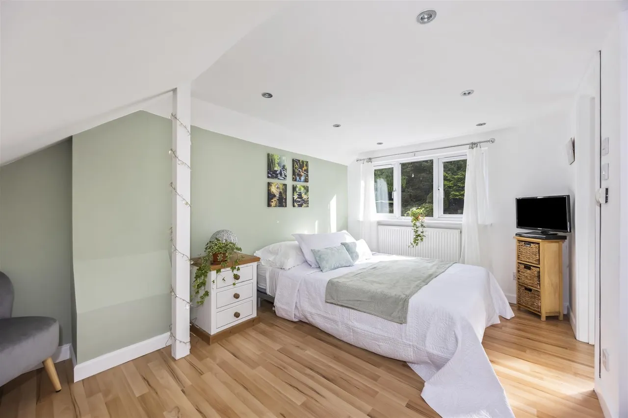 Winterbourne Close, Lewes, BN7, photo 15