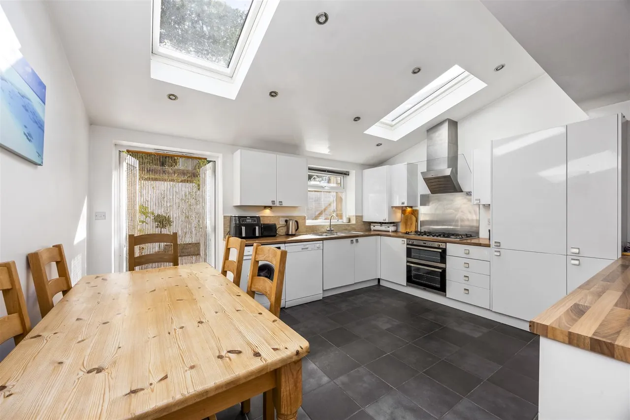 Winterbourne Close, Lewes, BN7, photo 8