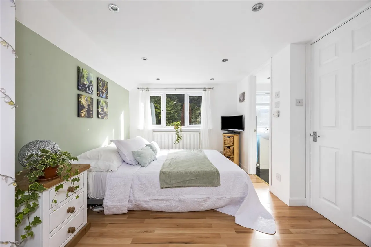 Winterbourne Close, Lewes, BN7, photo 16