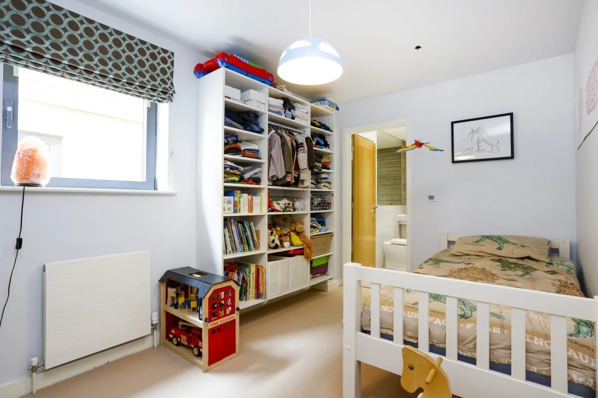 Whitelands Crescent, SW18, photo 10