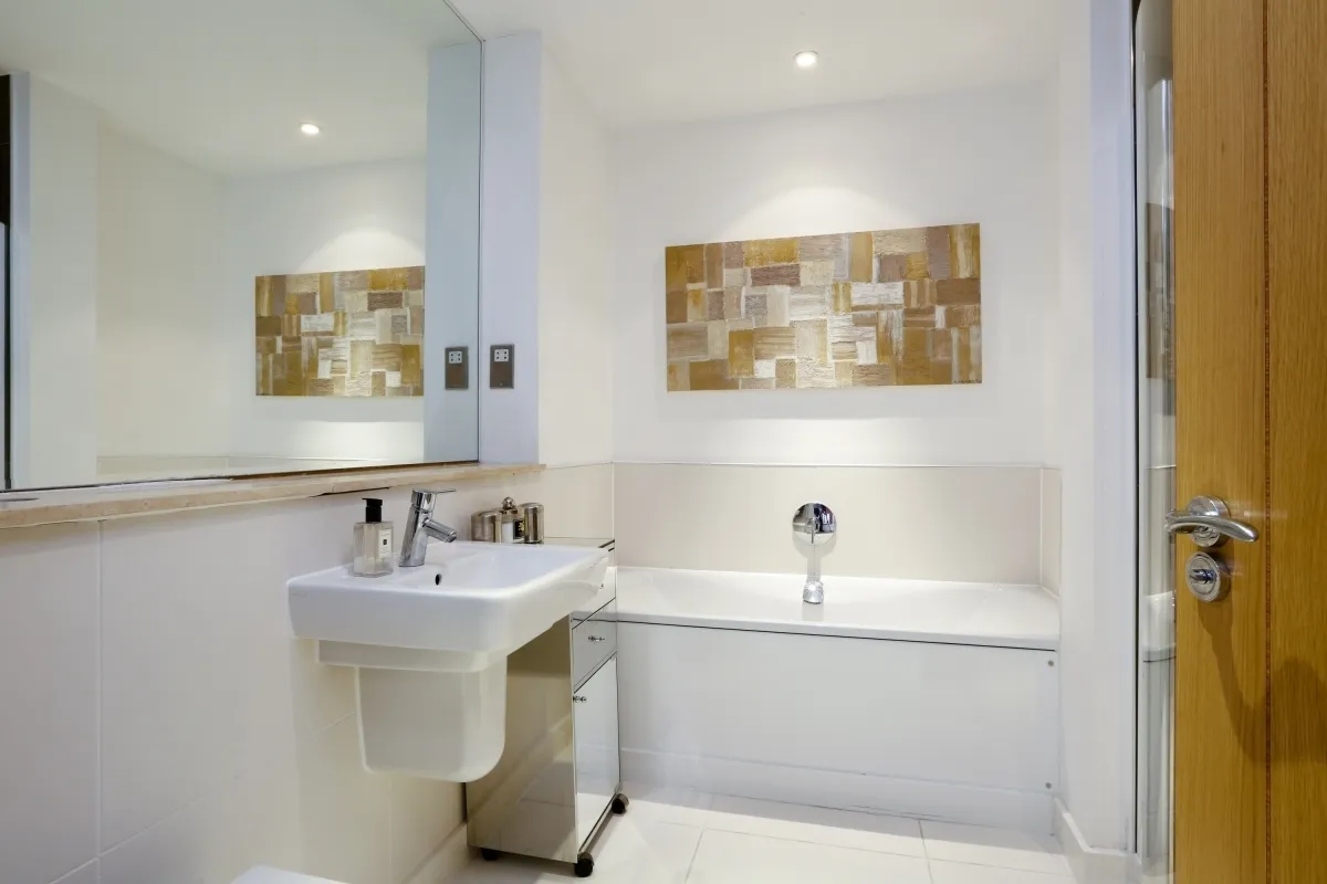 Whitelands Crescent, SW18, photo 6