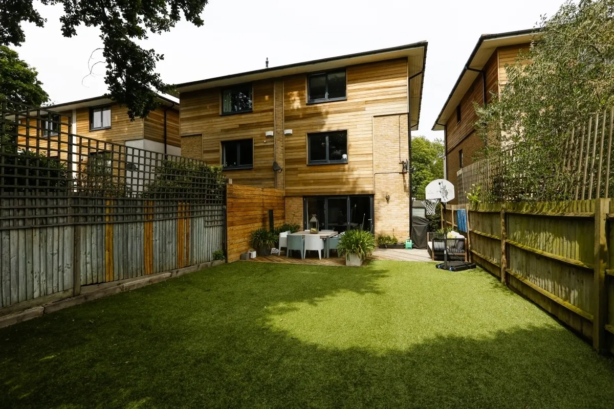 Whitelands Crescent, SW18, photo 13