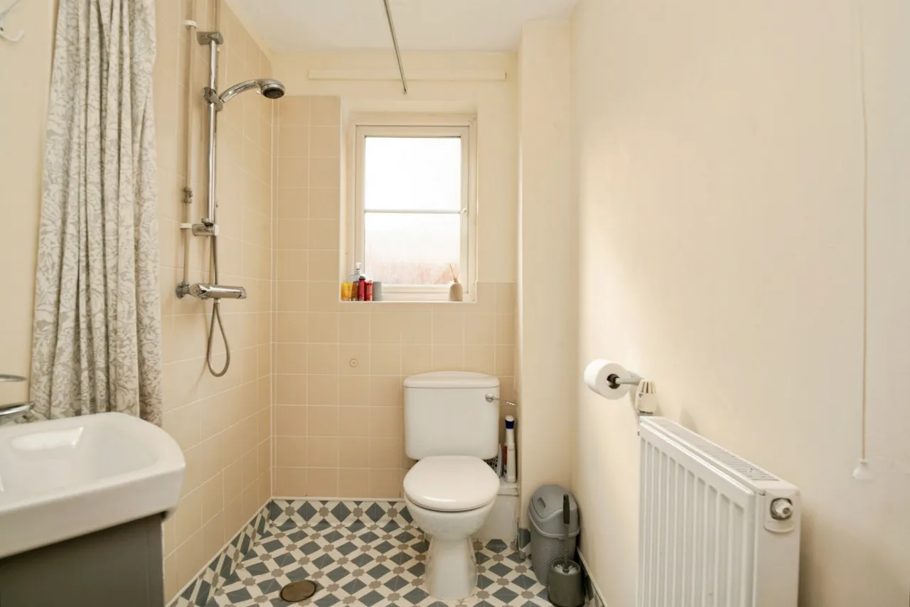 Ffordd Nowell, CARDIFF, South Glamorgan, CF23, photo 9