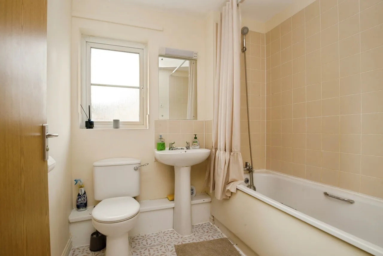 Ffordd Nowell, CARDIFF, South Glamorgan, CF23, photo 17
