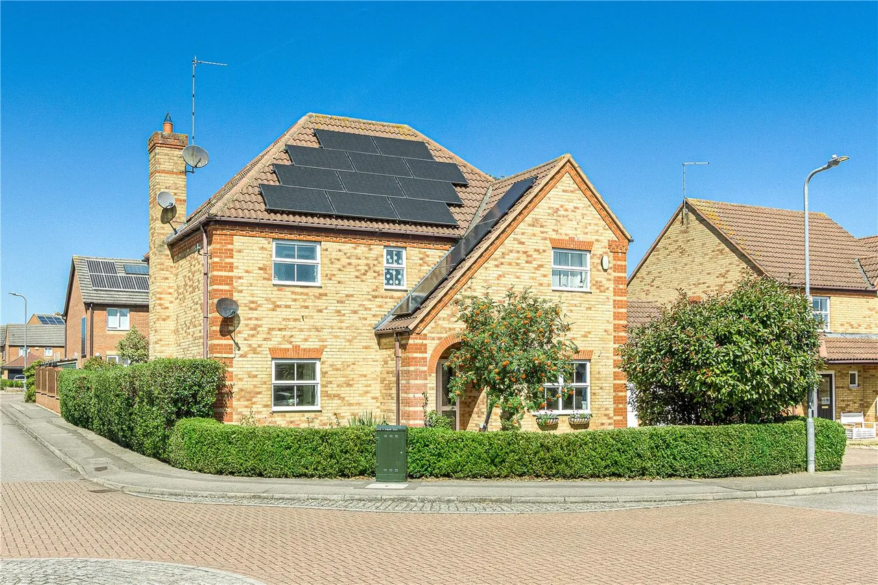 4 bed house to rent — Battalion Drive, Wootton, Northampton, Northamptonshire, NN4