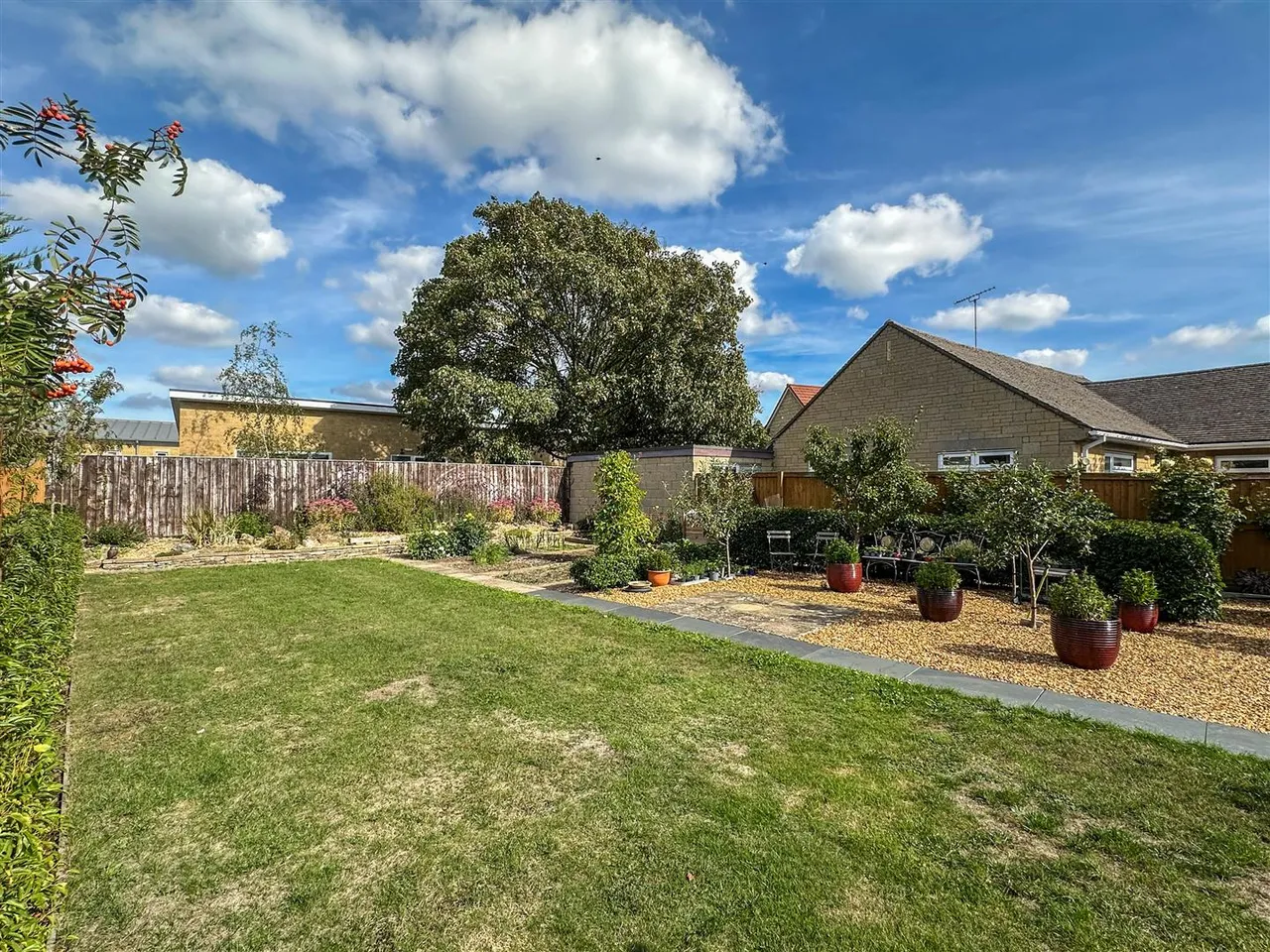 Mere Avenue, Hullavington, SN14, photo 11
