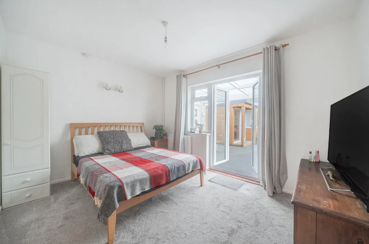 Mere Avenue, Hullavington, SN14, photo 6