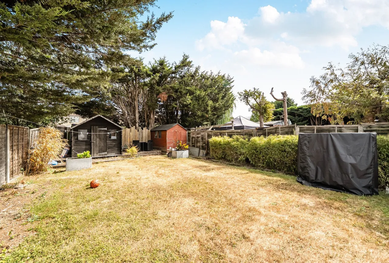 Woodlands Avenue, Worcester Park, KT4 7AL, photo 17