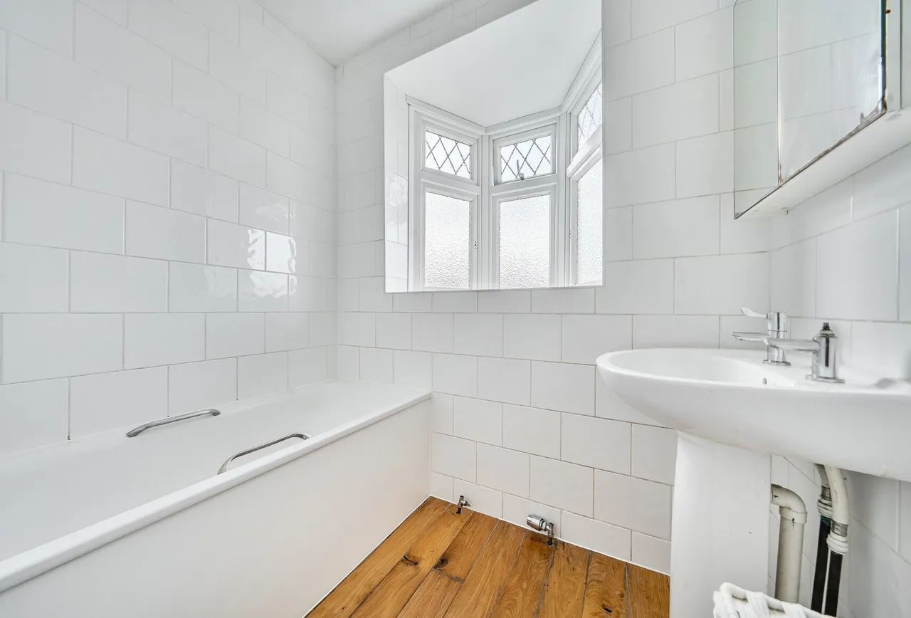 Woodlands Avenue, Worcester Park, KT4 7AL, photo 13