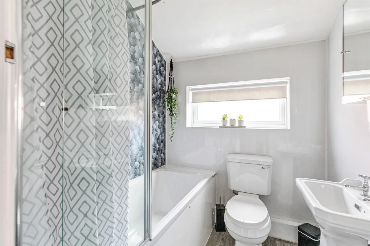 Albert Road, Wellingborough, NN8, photo 16