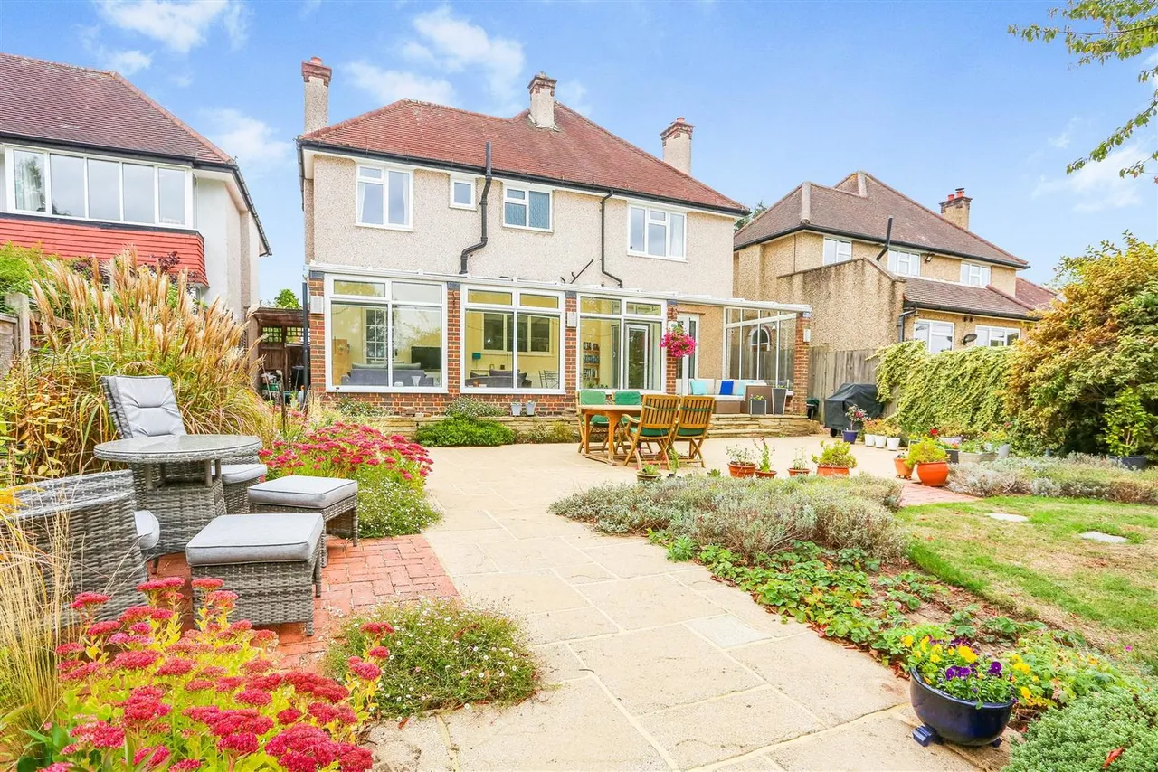 South Drive, South Cheam, SM2 7PN, photo 17