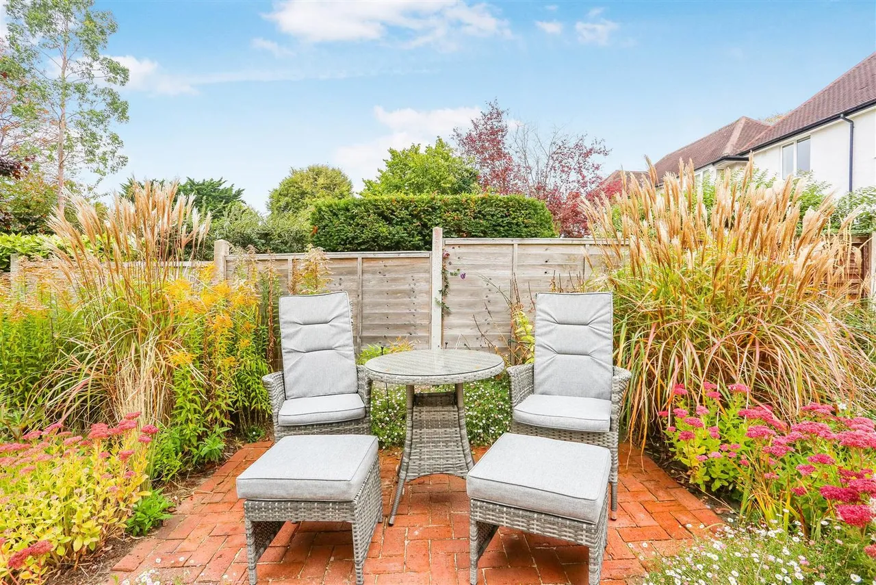 South Drive, South Cheam, SM2 7PN, photo 16