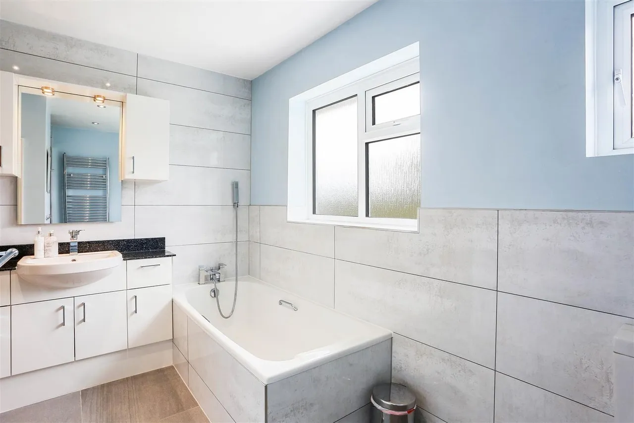 South Drive, South Cheam, SM2 7PN, photo 24