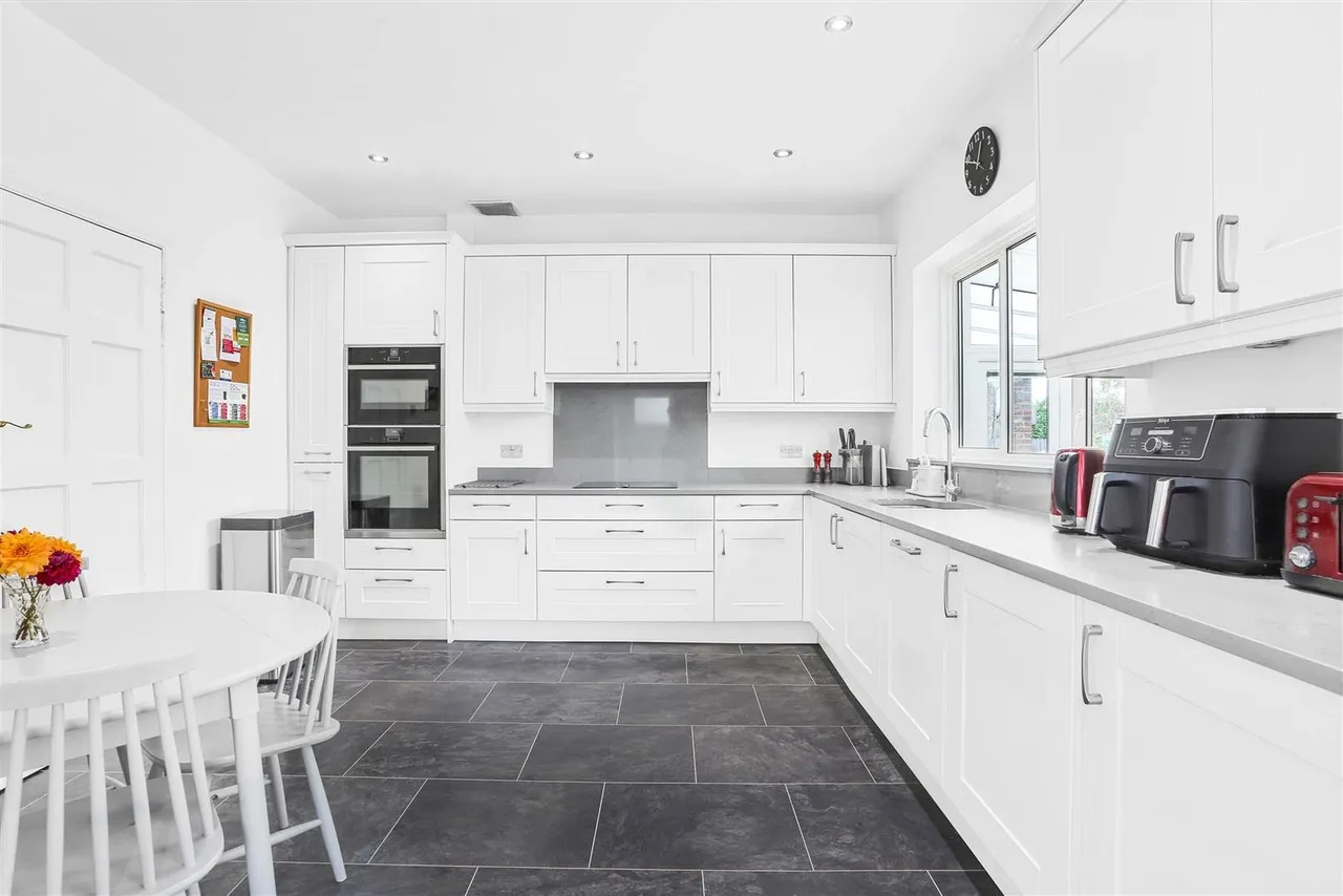 South Drive, South Cheam, SM2 7PN, photo 4