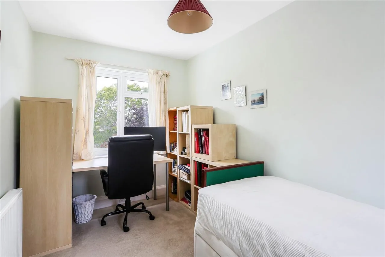 South Drive, South Cheam, SM2 7PN, photo 26