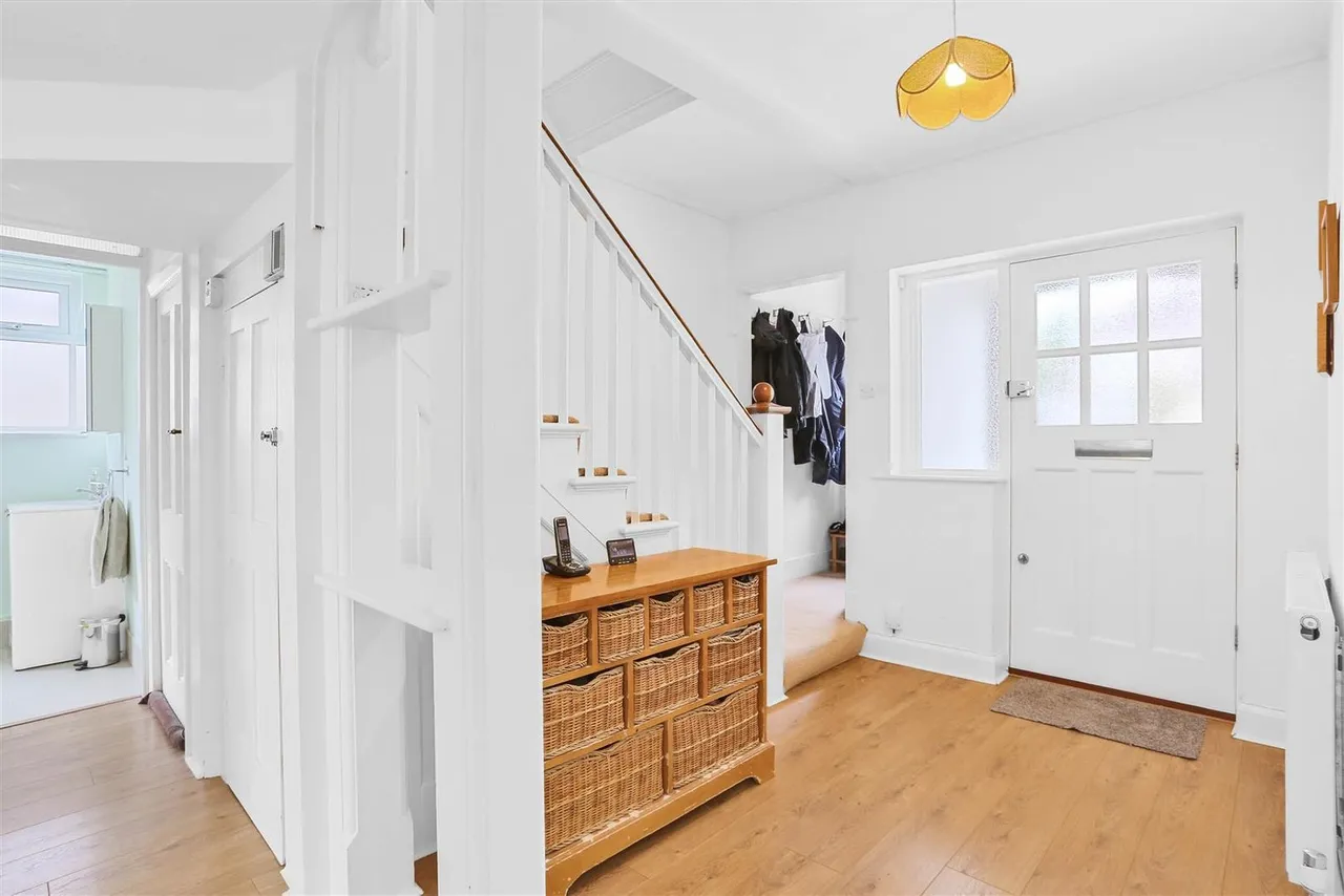 South Drive, South Cheam, SM2 7PN, photo 19