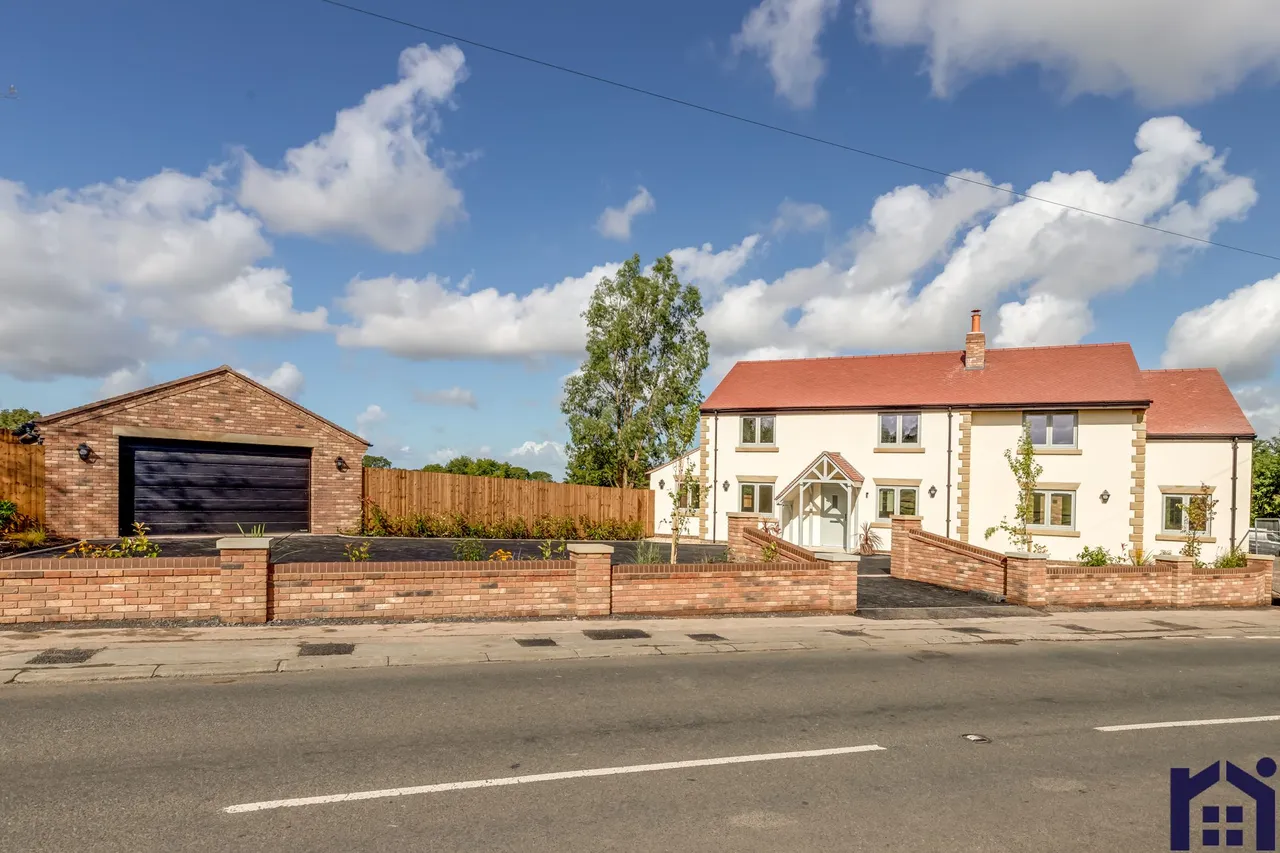 The Robin Hood, Bluestone Lane, Mawdesley, L40 2RG, photo 58