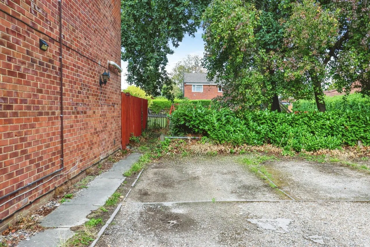 Chesildene Avenue, Throop, BH8, photo 19