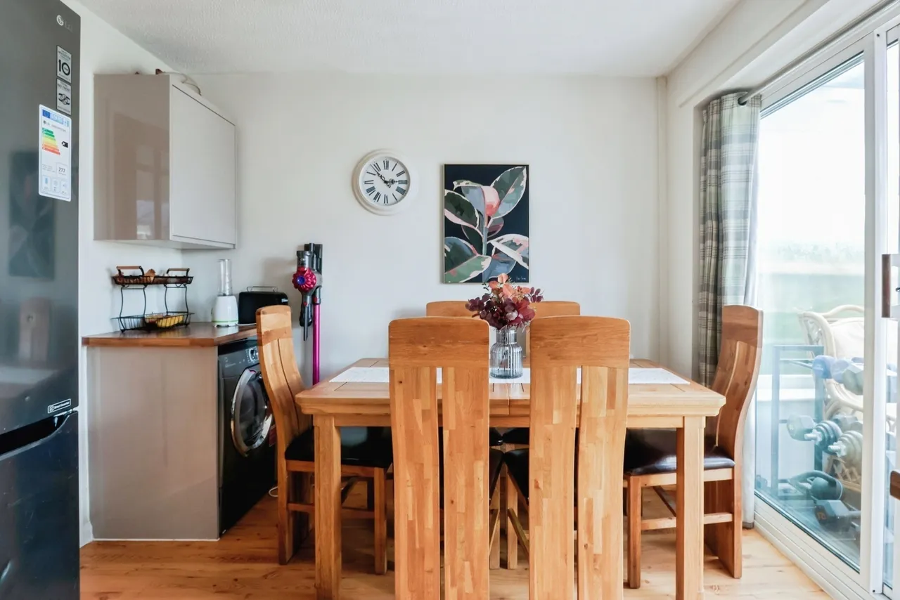 Chesildene Avenue, Throop, BH8, photo 3