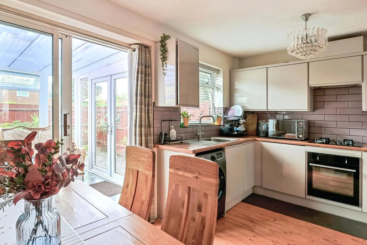 Chesildene Avenue, Throop, BH8, photo 7