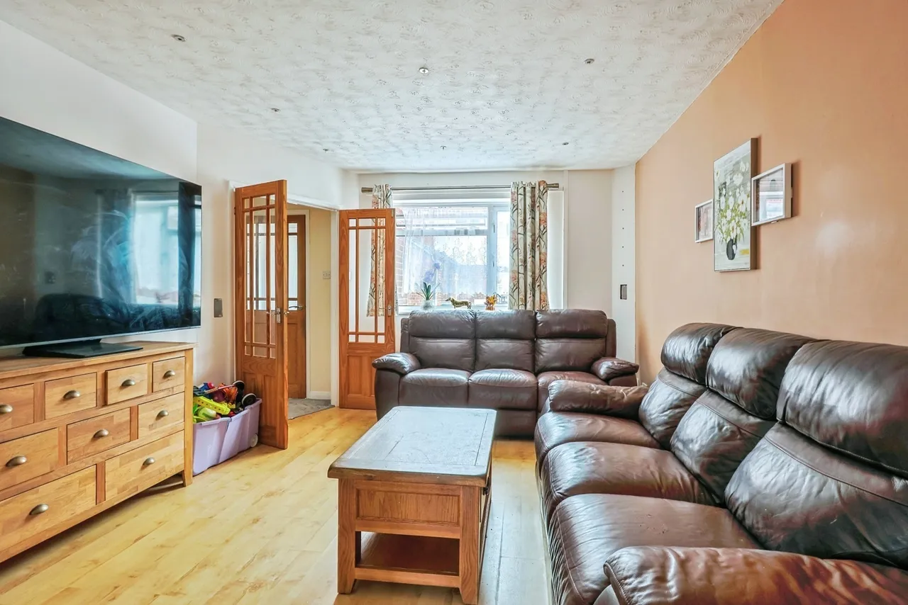 Chesildene Avenue, Throop, BH8, photo 4