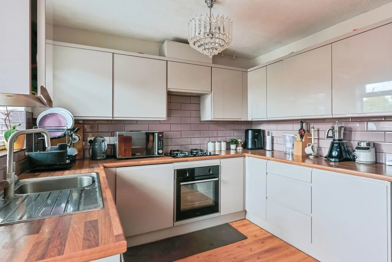 Chesildene Avenue, Throop, BH8, photo 5