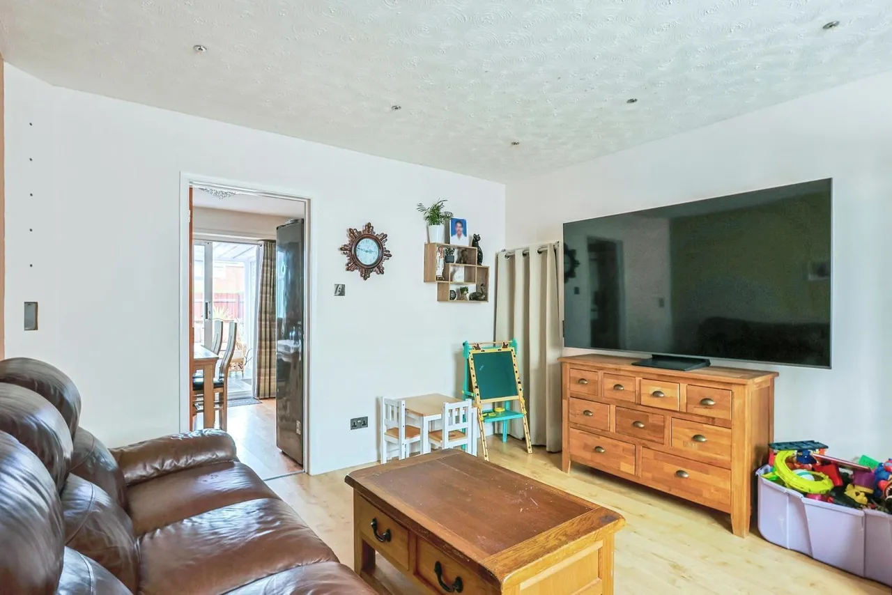 Chesildene Avenue, Throop, BH8, photo 6