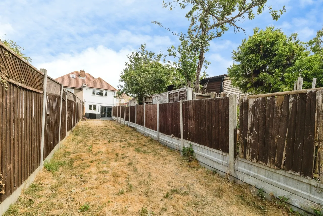 Frederick Road, Rainham, RM13, photo 32
