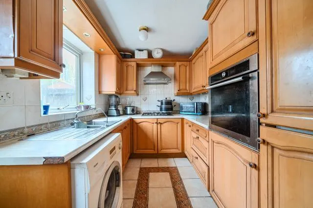 Lembrook Walk, Aylesbury, HP21, photo 2