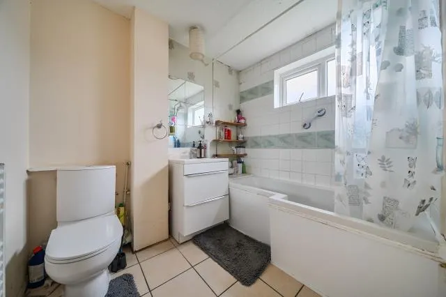 Lembrook Walk, Aylesbury, HP21, photo 14