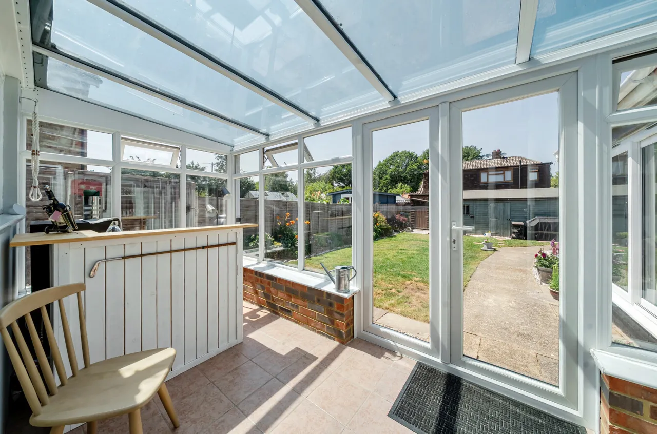 Hamesmoor Road, Mytchett, Surrey, GU16 6JF, photo 6