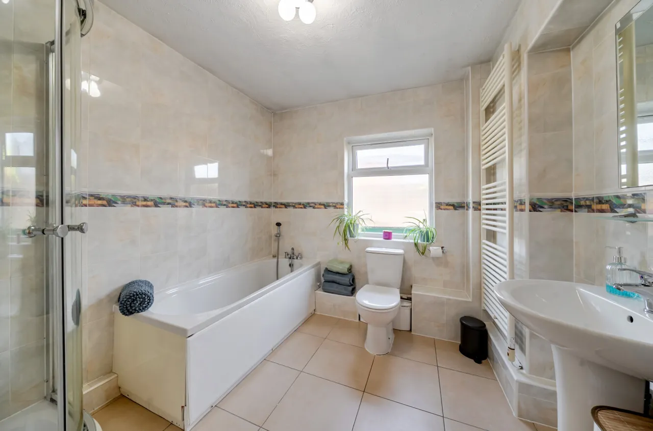 Hamesmoor Road, Mytchett, Surrey, GU16 6JF, photo 7