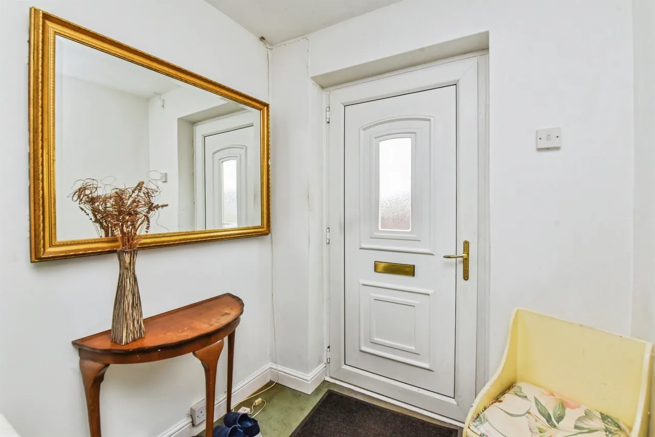 Clifton Close, Chippenham, photo 4