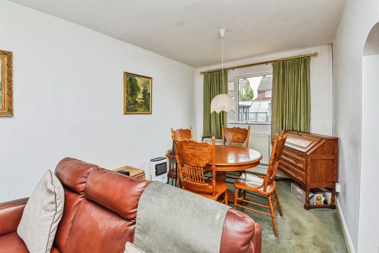 Clifton Close, Chippenham, photo 7
