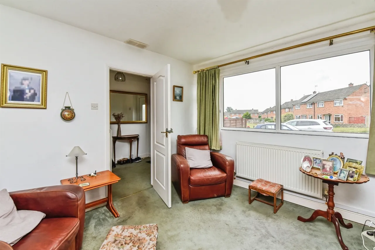Clifton Close, Chippenham, photo 8