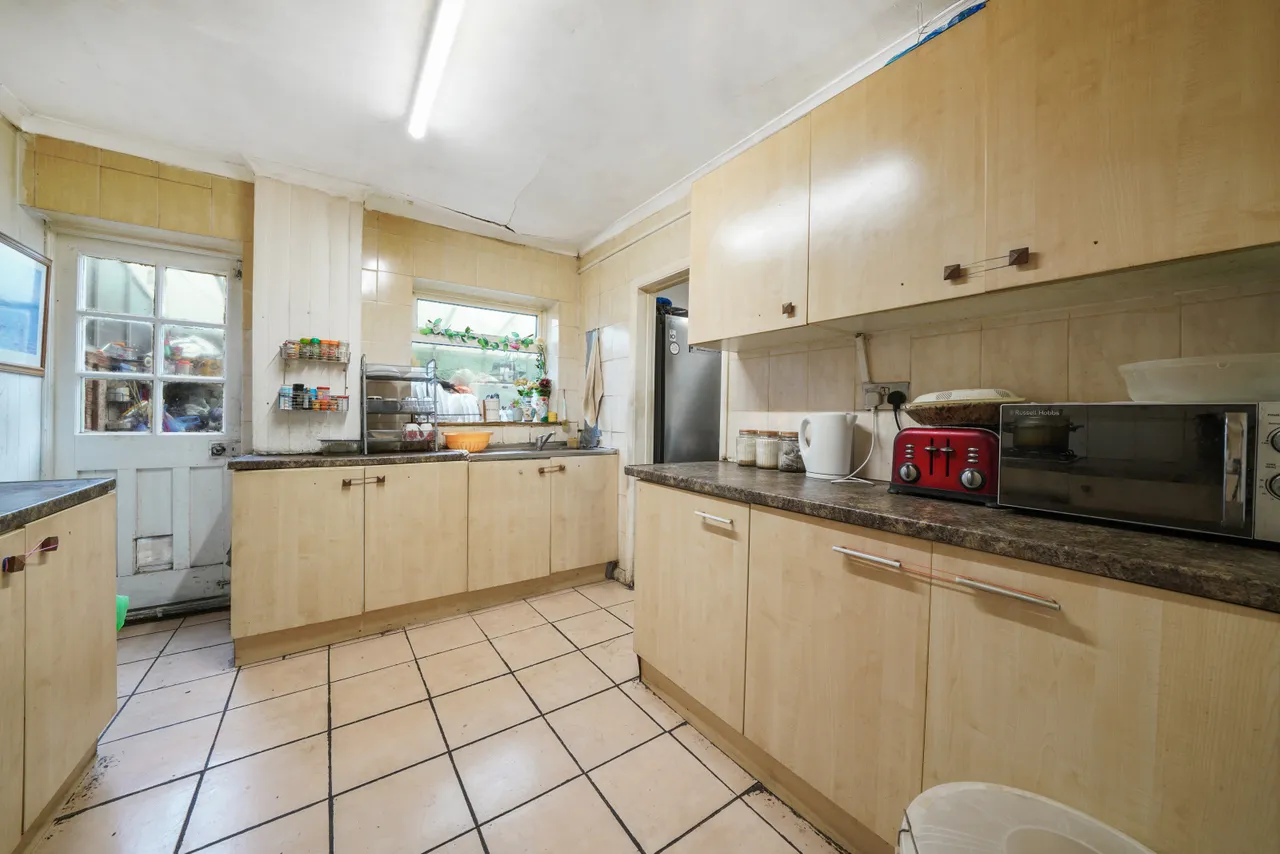 Mitcham, London, Surrey, CR4, photo 5