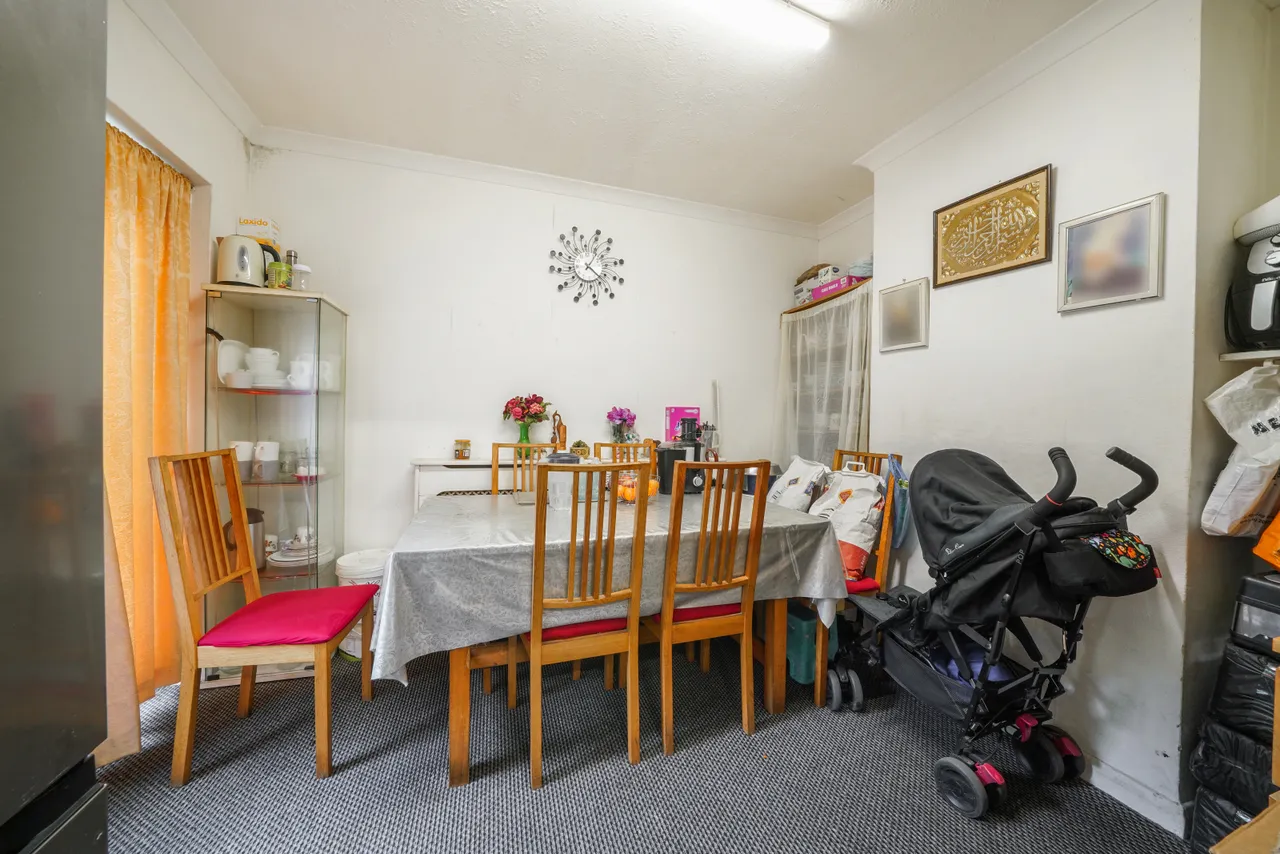 Mitcham, London, Surrey, CR4, photo 8