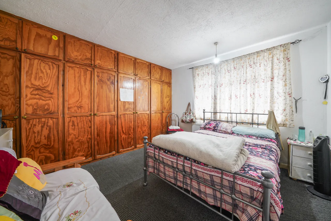 Mitcham, London, Surrey, CR4, photo 11