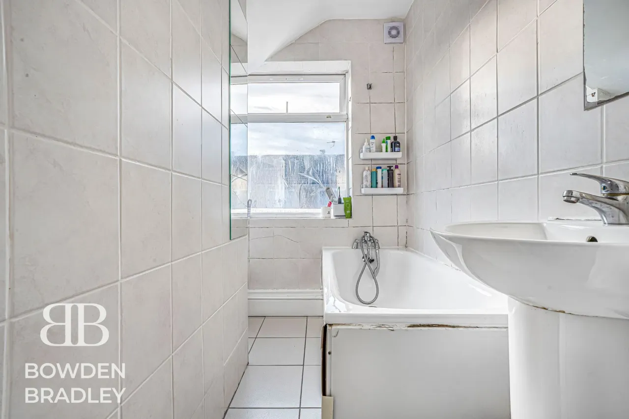 Walton Road, London, E12, photo 14