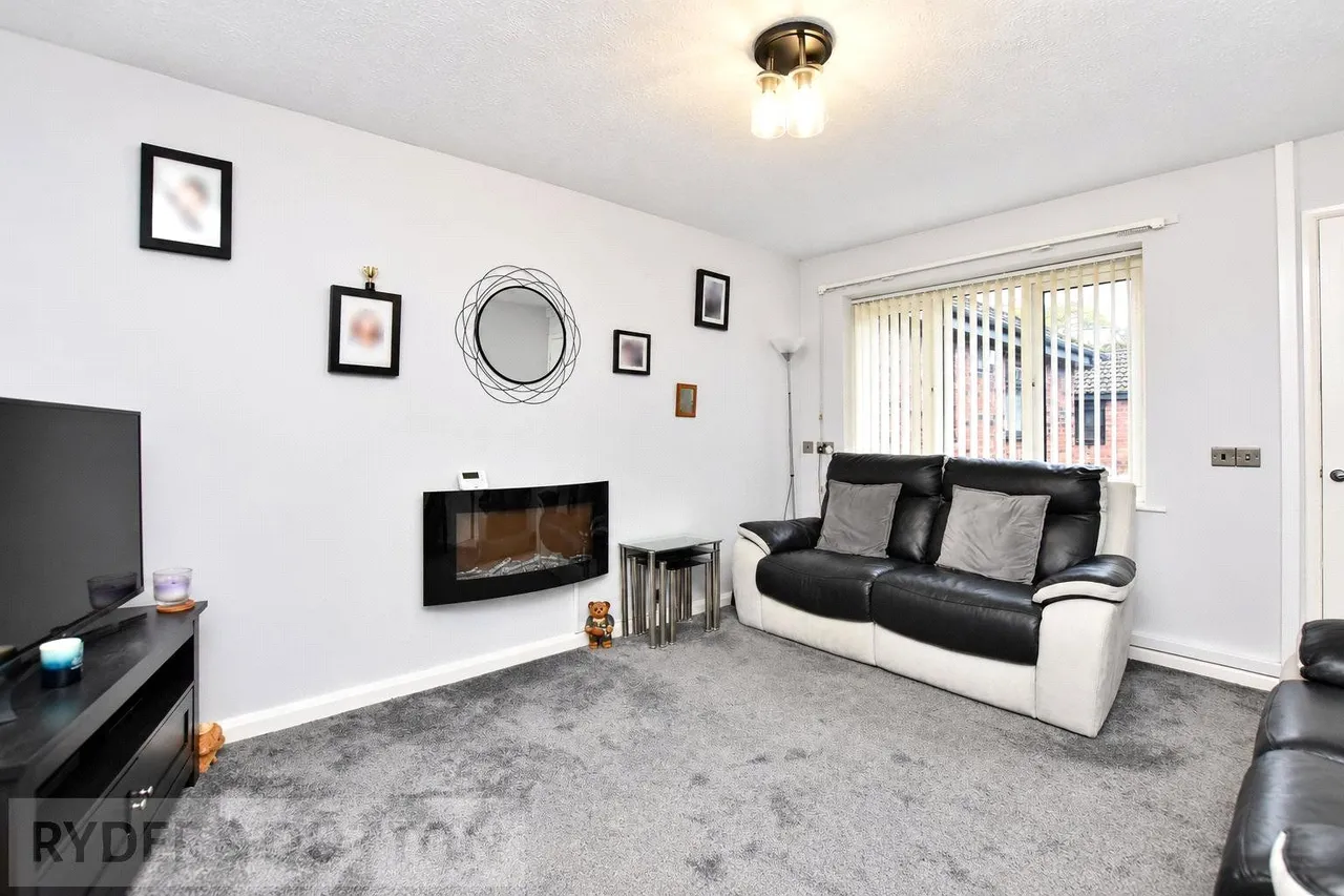 Mulberry Close, Rochdale, OL11, photo 2
