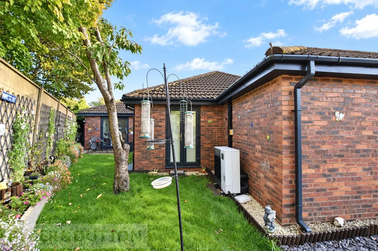 Mulberry Close, Rochdale, OL11, photo 10