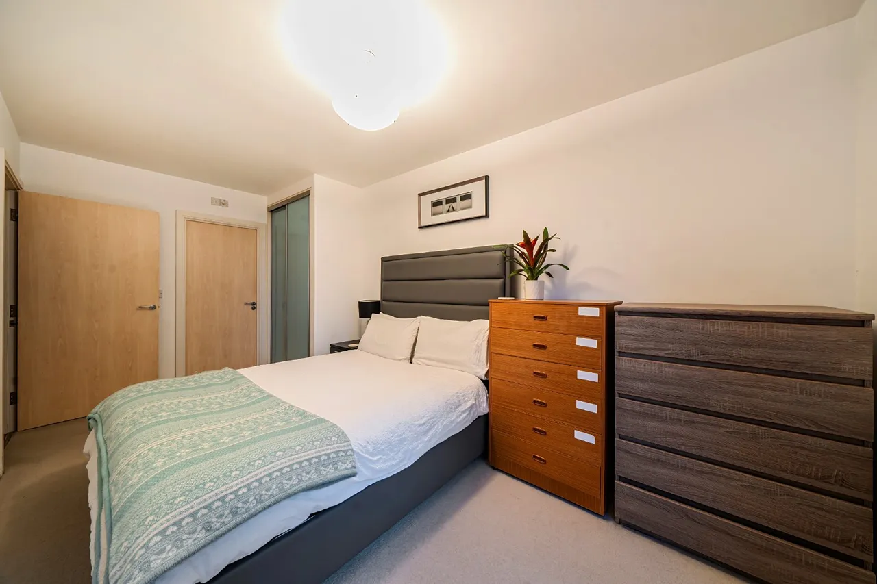 Victoria Road, Acton, London, W3, photo 9