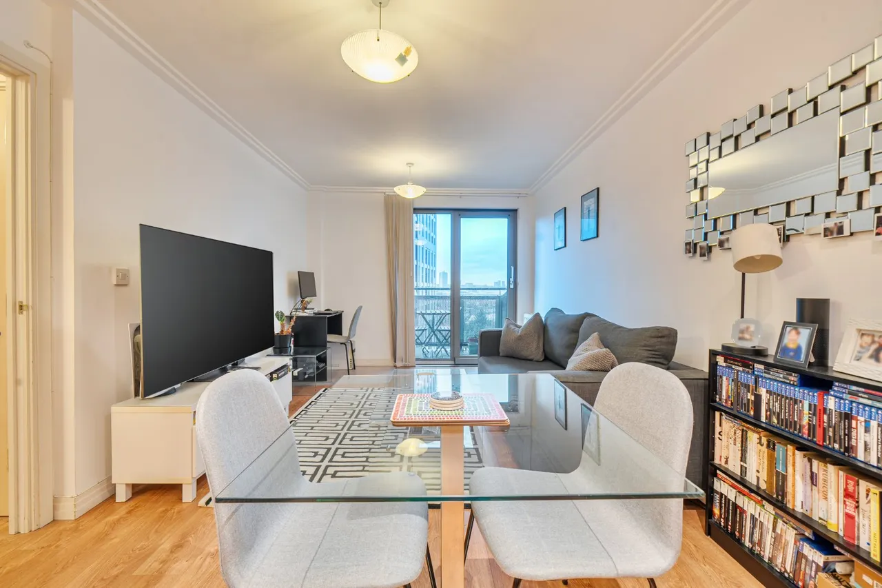 Victoria Road, Acton, London, W3, photo 10