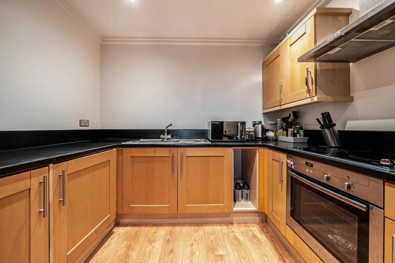 Victoria Road, Acton, London, W3, photo 8