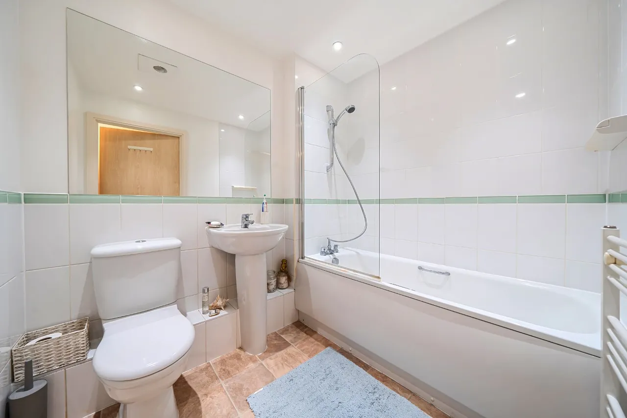 Victoria Road, Acton, London, W3, photo 6