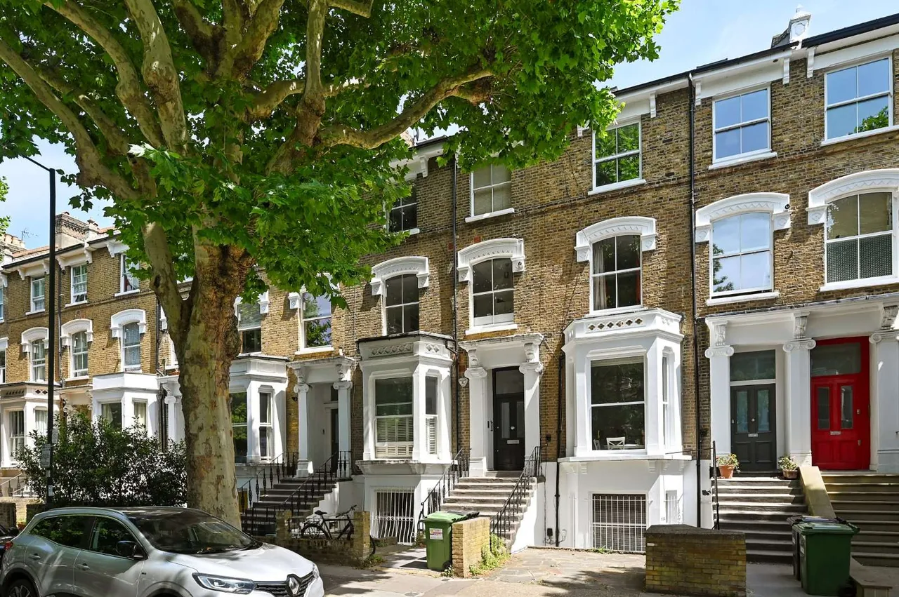 2 bed flat for sale — Hammersmith Grove, London, W6 7HE