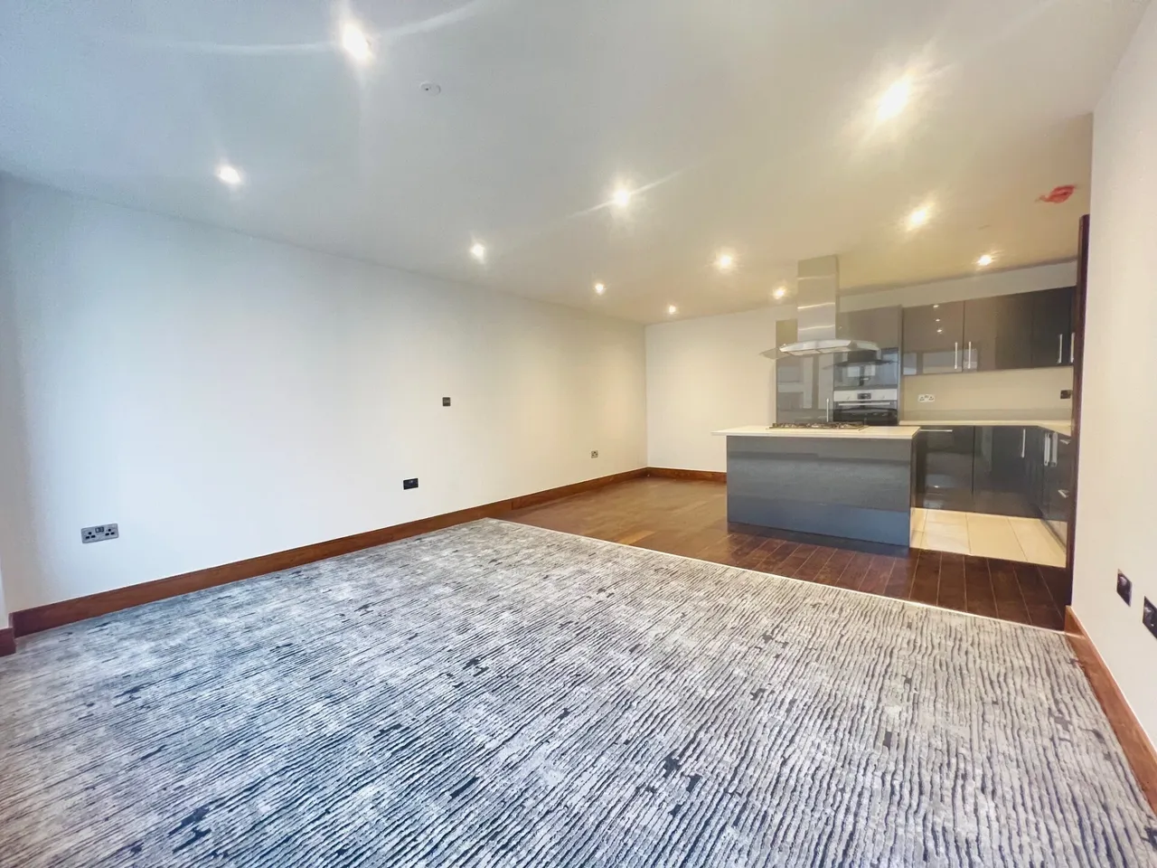 3 bed flat to rent — Scarbrook Road Croydon CR0
