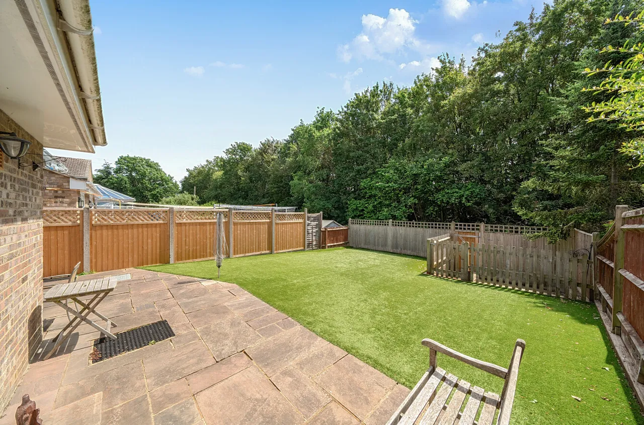 Scarletts Close, Uckfield, TN22, photo 3