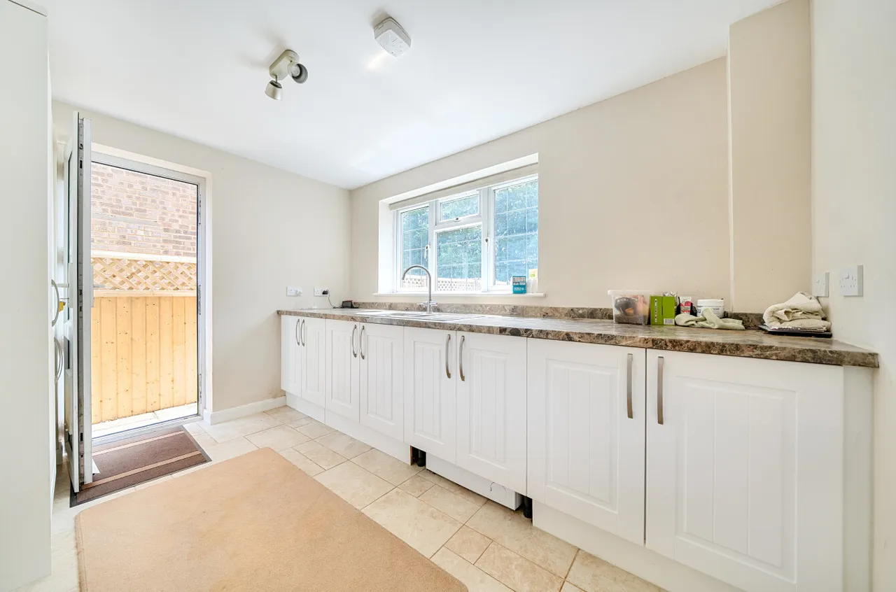 Scarletts Close, Uckfield, TN22, photo 7